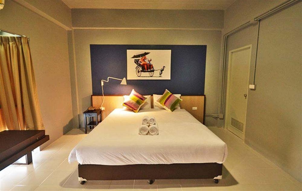 Chalong Sea Breeze Hotel Luaran gambar